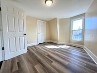 Building Photo - 86 Hawley St