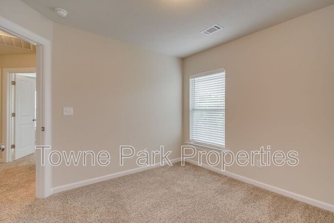 Building Photo - 1830 Butternut Dr