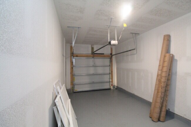 Building Photo - Nature Creek 3BD Townhome w/ Garage, Pool ...