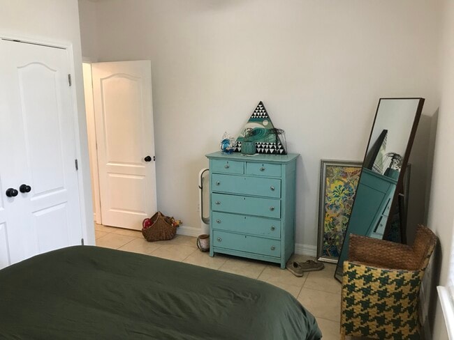 Building Photo - 15637 Finistere St