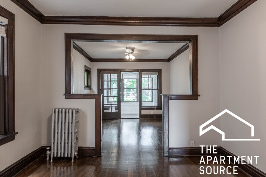 Building Photo - 3823 N Drake Ave