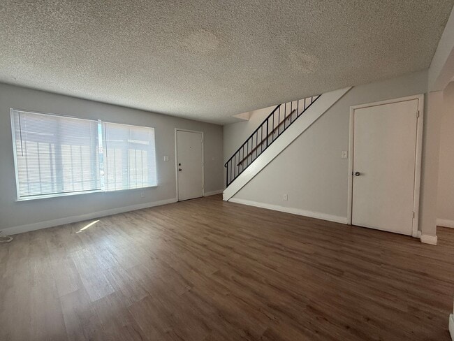 Building Photo - ***JUSTED REDUCED!!!*** Two-bedroom, one-and-a-half-bath townhouse in North Las Vegas.