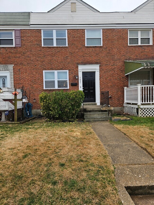 Building Photo - 7837 Kavanagh Rd