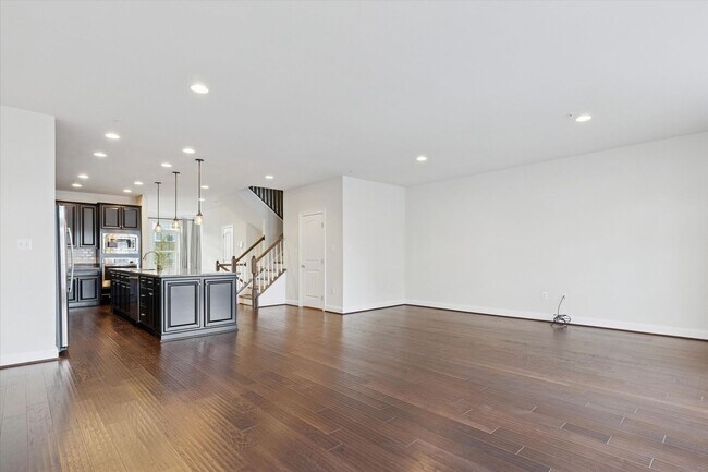 Building Photo - Available Now – Luxury 3 Bedroom, 2.5 Bath...