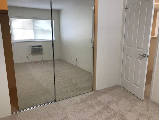 Building Photo - Lalea at Hawaii Kai 2 Bdrm., .1 bath, 2 un...