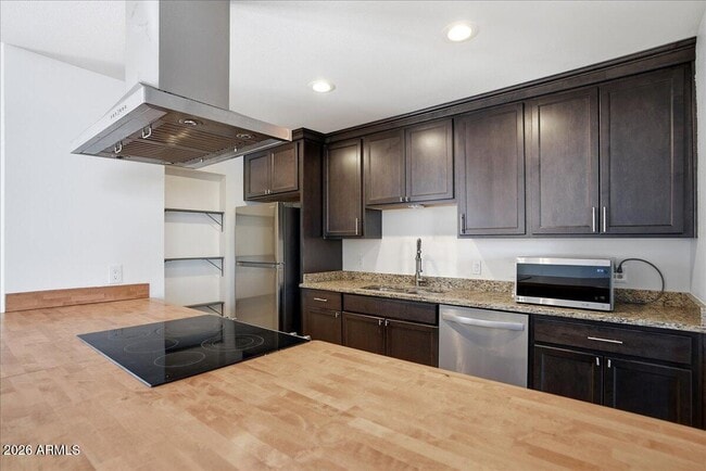 Building Photo - 1935 E El Parque Dr