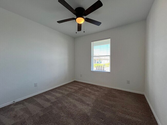 Building Photo - NEW AND VERY AFFORDABLE 4BDRM HOME IN LOND...