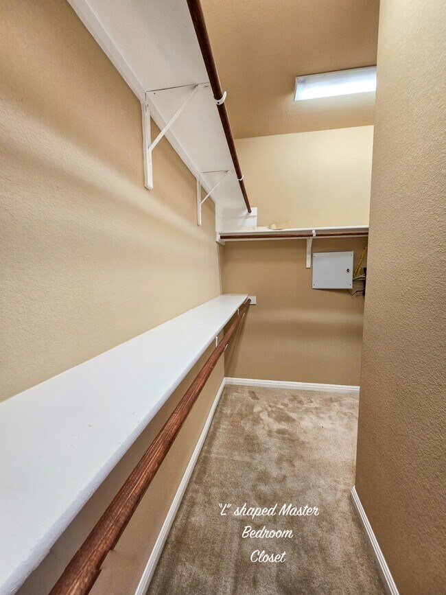 Building Photo - 301 Silver Trl
