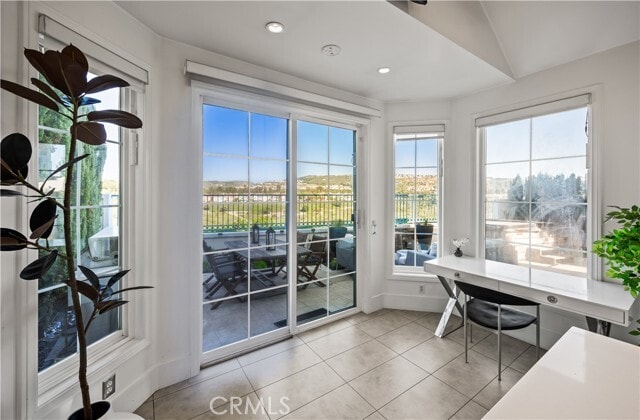 Building Photo - 4 Chandon