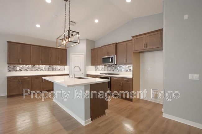 Building Photo - 30913 Chuckwagon Ct