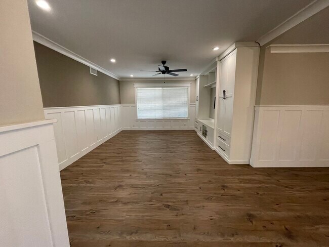 living room - 3027 Oakwood Ln
