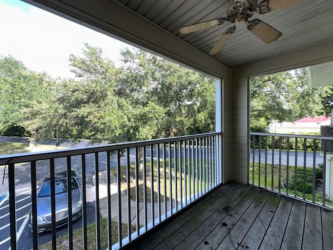 Building Photo - Gated Community! Close to the Beach and sh...
