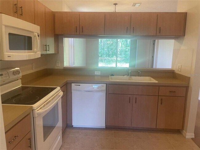 Building Photo - 12353 Gallant Ct
