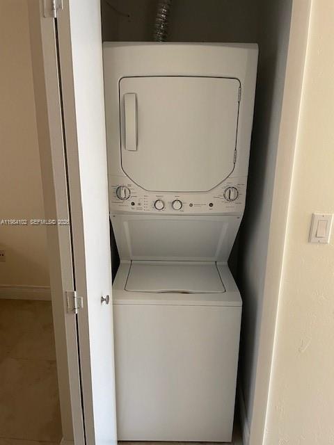 Building Photo - 6620 W 2nd Ct