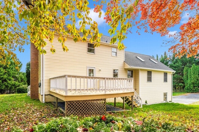 Building Photo - New Market Rental