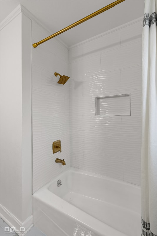 Building Photo - 425 N Dresden Cir