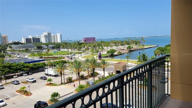 Building Photo - 1064 N Tamiami Trl