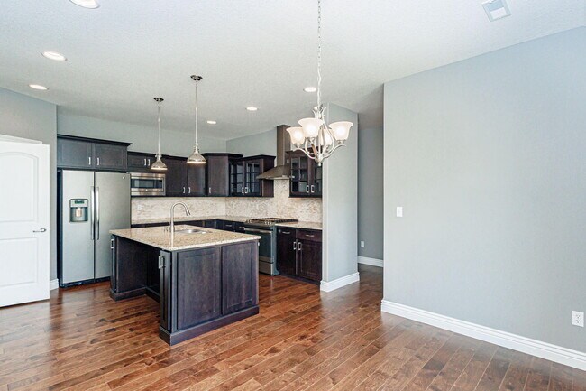 Building Photo - 6401 Cobble Creek Dr