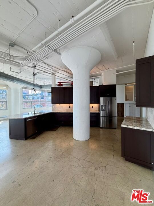 Building Photo - 530 Molino St