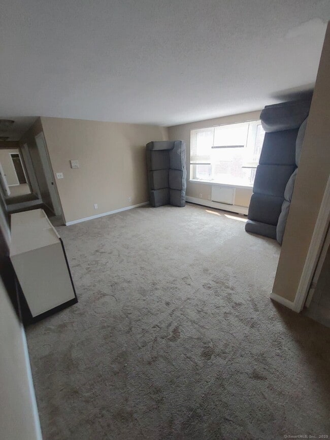 Building Photo - 63 Huntington St