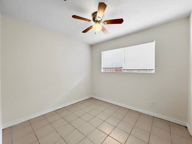 Building Photo - 1012 Fieldwood Dr