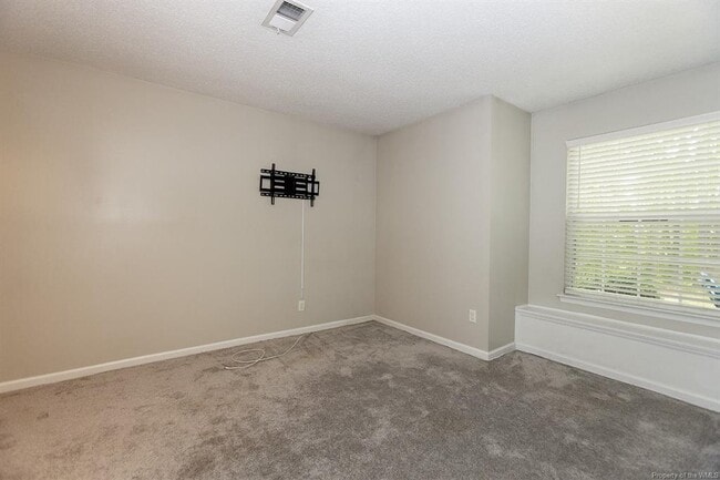 Building Photo - 103 Stratford Dr