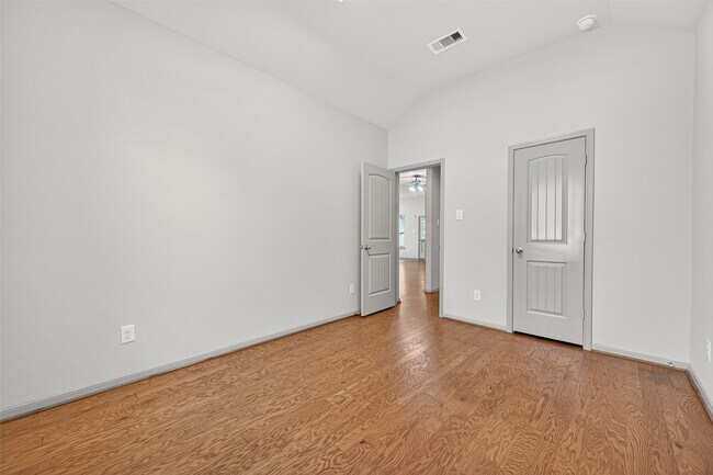 Building Photo - 510 Carson Ridge Dr