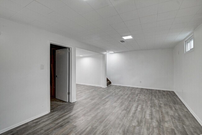 Building Photo - $2,595- 4 Bed, 2 Bath Home in Arvada with ...