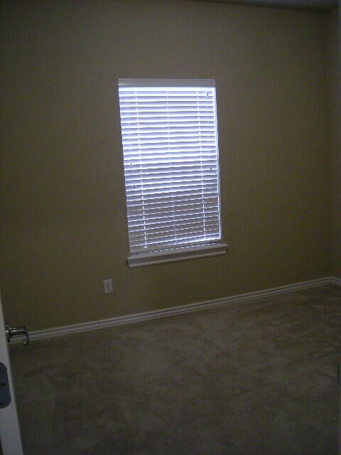 Building Photo - 833 SW 40th St