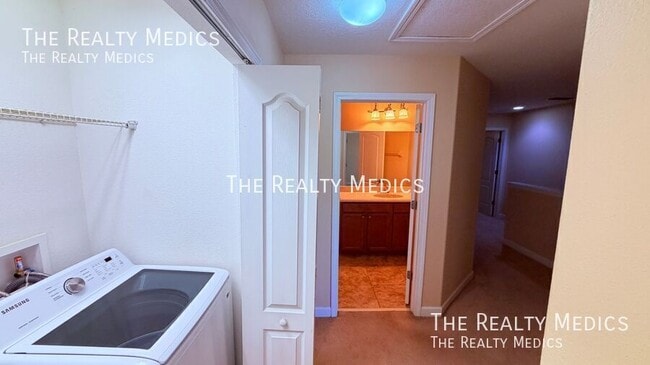 Building Photo - 2832 Adelaide Ct