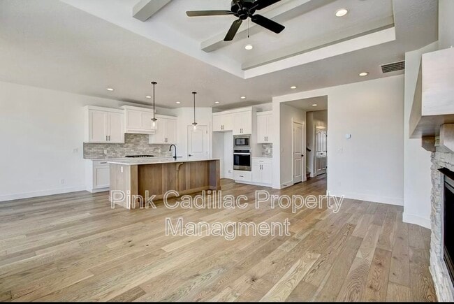 Building Photo - 490 S Steephead Ln