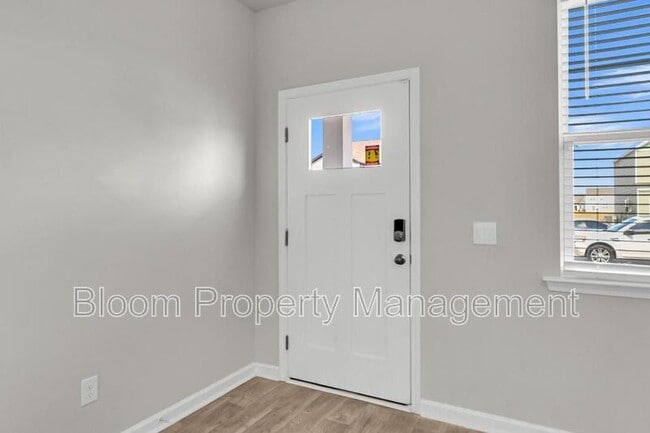 Building Photo - 411 Broad Elm Wy