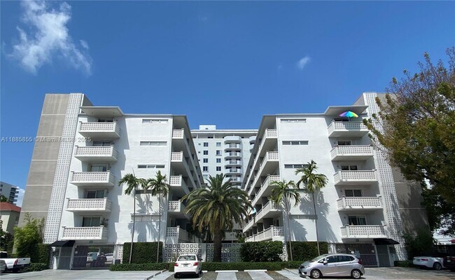 Primary Photo - 1620 West Ave