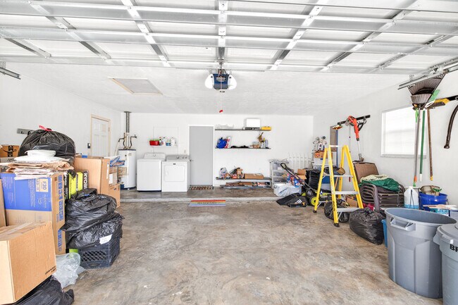 Building Photo - 4604 NW 44th Pl