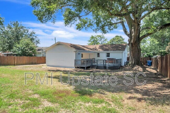 Building Photo - 120 Abbotsford Dr