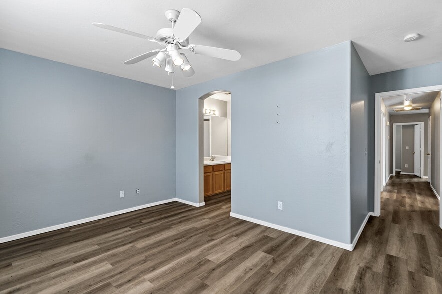 Building Photo - 14958 W Port Au Prince Ln