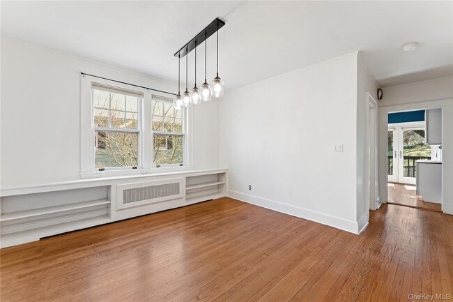 Building Photo - 92 Pocantico St