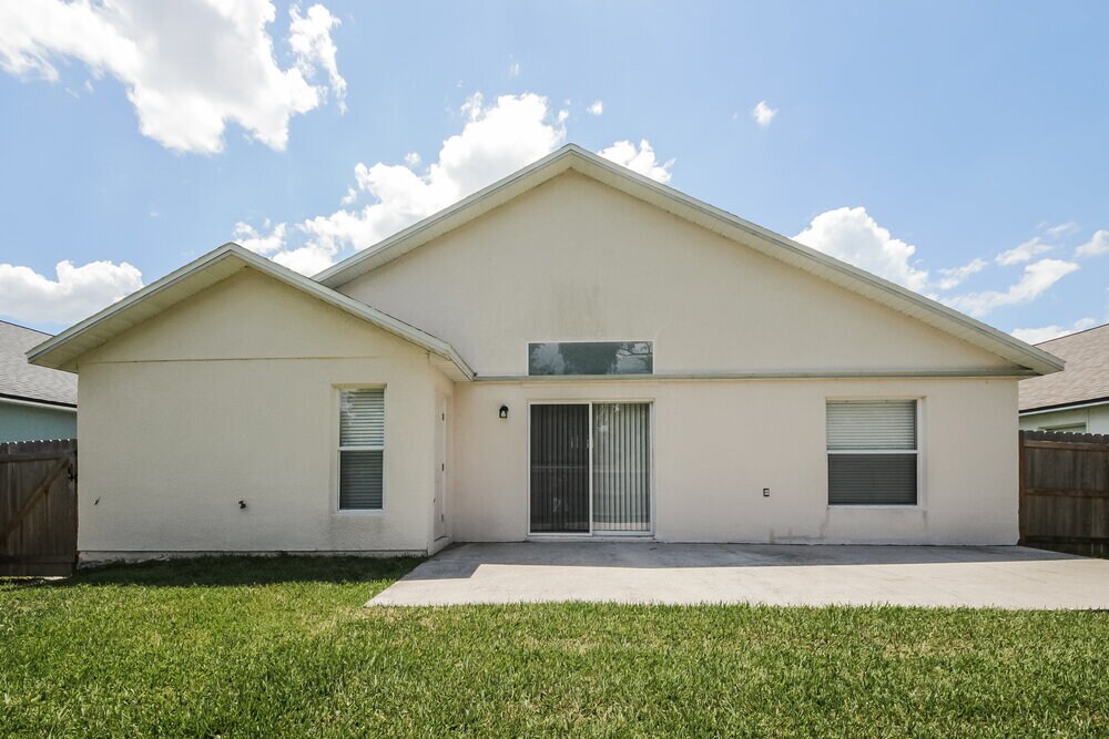 Building Photo - 4017 Coralbrooke Grove