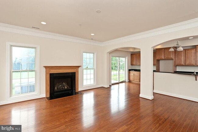 Building Photo - 12 Chestnut Woods Dr