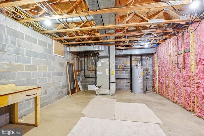 Building Photo - 1210 Suffield Dr
