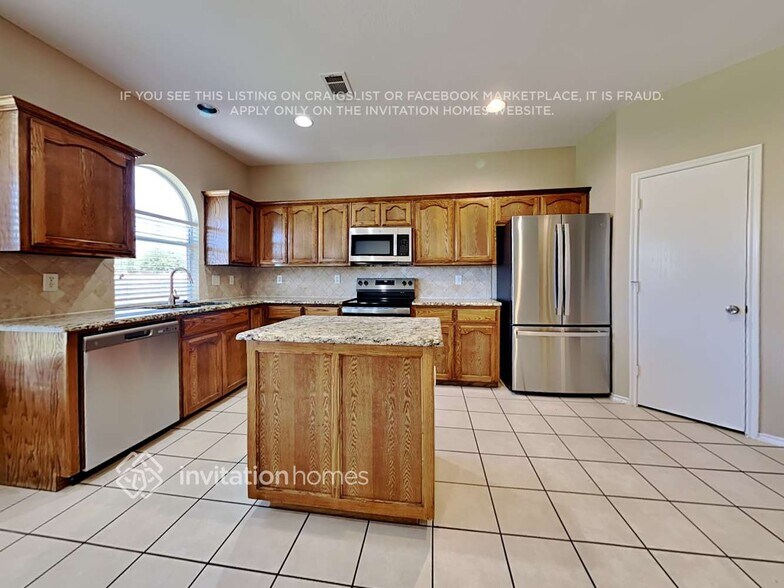 Building Photo - 1233 Juniper Ln