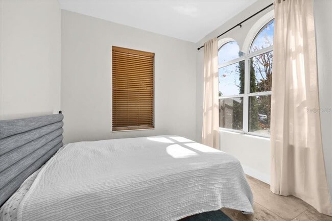 Building Photo - 2327 4th Ave N