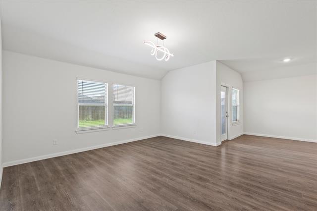 Building Photo - 704 Range Dr
