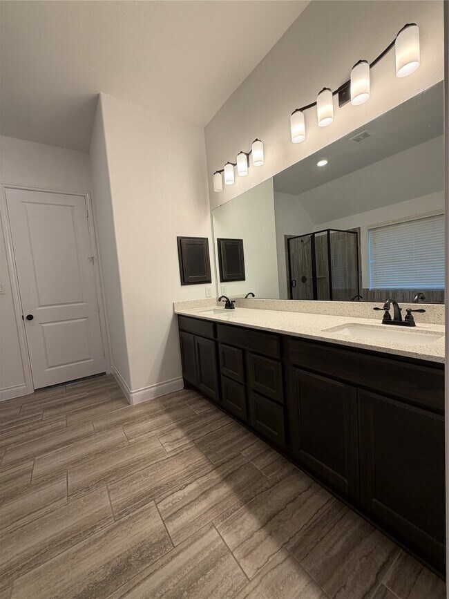 Building Photo - 3319 Sky Run Ct