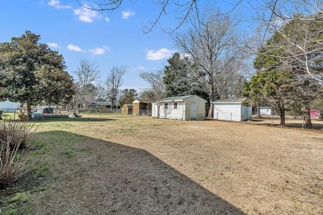 Building Photo - 306 Glancy St