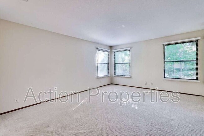 Building Photo - 947 La Mesa Terrace