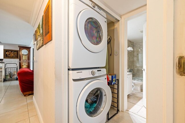 Building Photo - 7401 SW 82nd St