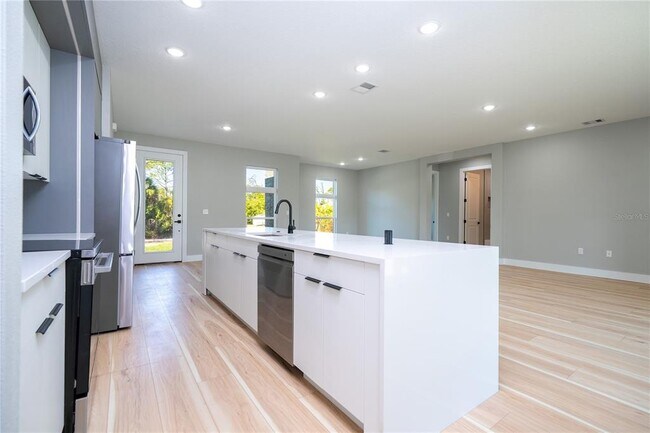 Building Photo - 70 McDill Dr