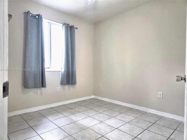 Building Photo - 130 SW 109th Ave