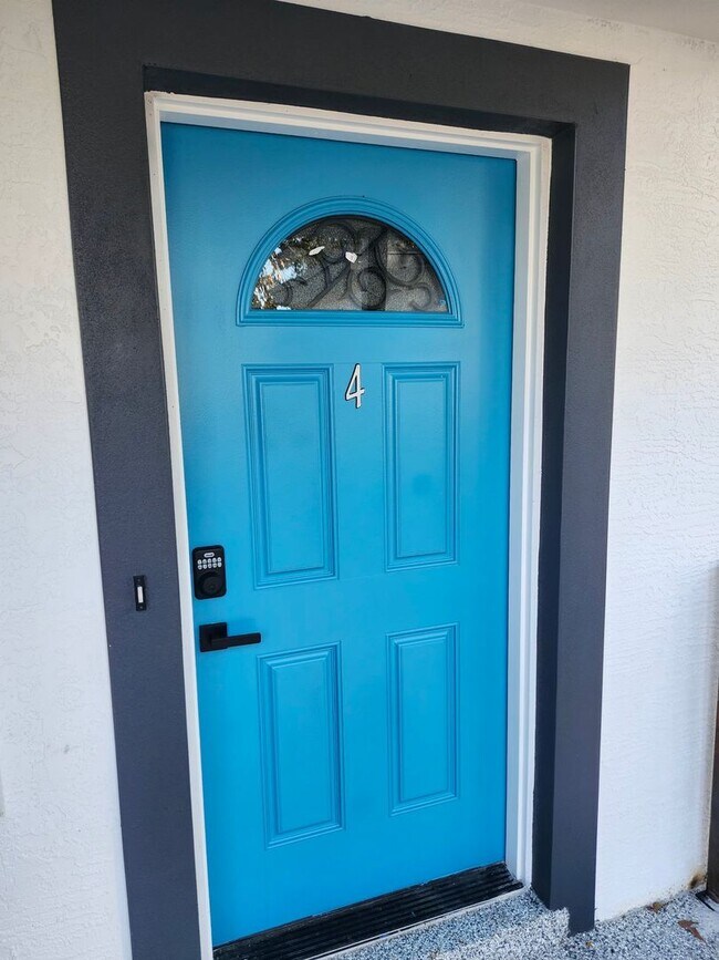 Building Photo - Kissimmee Street Apartments